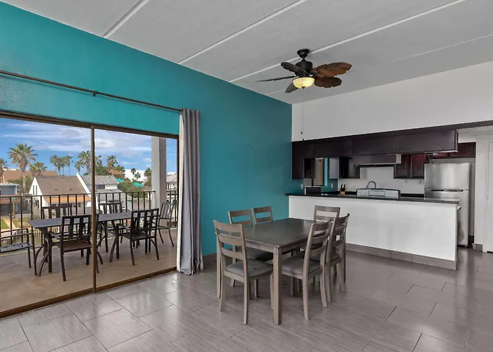 Windwater Hotel And Marina South Padre Island